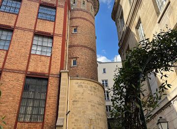 france/ile-de-france/landmark/tower-philippe-auguste