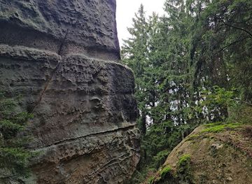 czechia/north-bohemia/landmark/the-bohemian-gate-rock-formation
