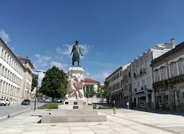 Estátua de Carvalho Araújo