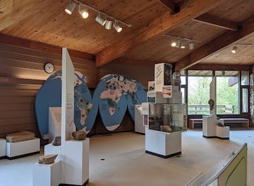 wisconsin/glacial-lake-wisconsin/landmark/henry-s-reuss-ice-age-visitor-center