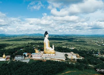 myanmar-burma/kyaiktiyo/landmark/three-pagodas-mount