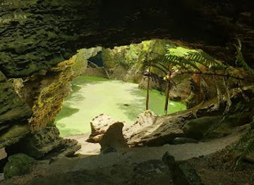 australia/tasmania/landmark/trowutta-arch