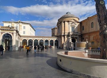 vatican-city/vatican-library/landmark/cortile-della-pinacoteca