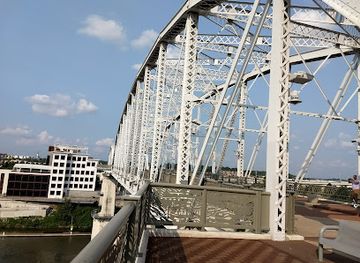 tennessee/nashville-basin/landmark/john-seigenthaler-pedestrian-bridge