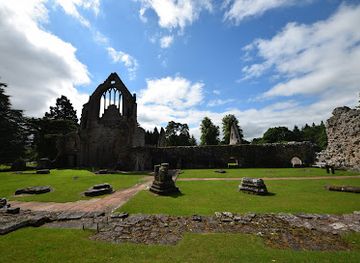 united-kingdom/roxburghshire/landmark/dryburgh-abbey