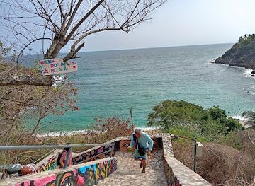 mexico/puerto-escondido/landmark/playa-carrizalillo