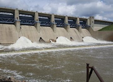 kansas/cross-timbers/landmark/fall-river-lake