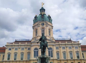 germany/berlin/charlottenburg/landmark/charlottenburg-palace-new-wing