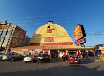 tennessee/pigeon-forge/landmark/comedy-barn-theater