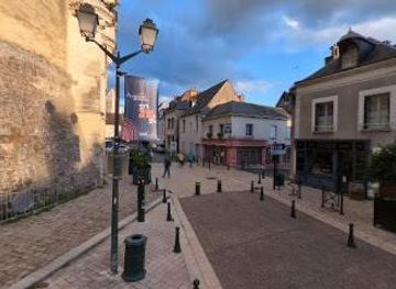 france/tours/landmark/pl-michel-debre