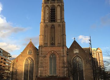 netherlands/rijnmond/landmark/erasmus-monument