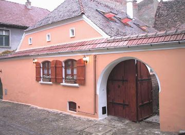 romania/sighisoara/landmark/casa-legenda