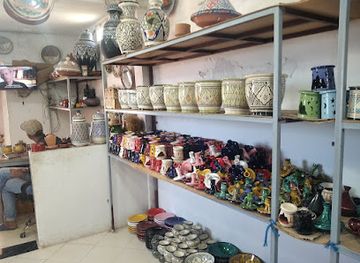 morocco/doukkala-abda/landmark/la-colline-des-potiers-ateliers-de-poterie-de-peinture