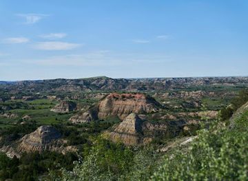 north-dakota/prairie-pothole-region/landmark/painted-canyon-nature-trail