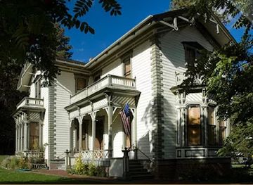 washington/eastern-washington/landmark/whitman-county-historical-society-perkins-house-and-cabin