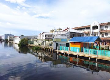 belize/cayo-district/landmark/the-swing-bridge