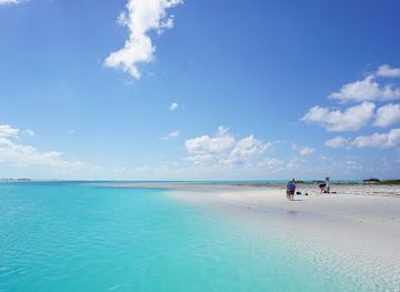turks-and-caicos-islands/leeward-beach/landmark/caicos-catalyst-charters-excursions