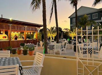 the-bahamas/lucaya/landmark/l-elmo-di-ottone-formerly-the-brass-helmet