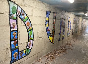 nebraska/omaha/landmark/dundee-school-underpass