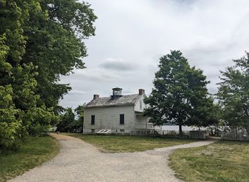virginia/chesapeake-bay-region/landmark/jones-point-lighthouse