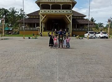 indonesia/kalimantan/landmark/koloniaal-kanon-coehoorn-bij-kadria-palaeis