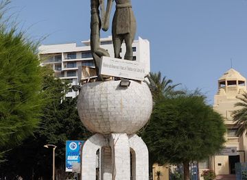 senegal/dakar/plateau/landmark/statue