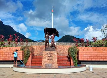 seychelles/baie-lazare/landmark/liberty-monument