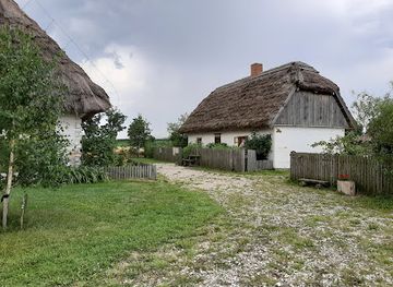 poland/leczyca-land/landmark/skansen-w-kwiatkowku-i-grodzisko-w-tumie