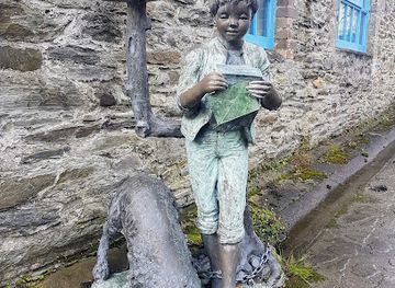 isle-of-man/laxey/landmark/kids-statues