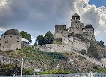 slovakia/trencin/landmark/trencin-castle