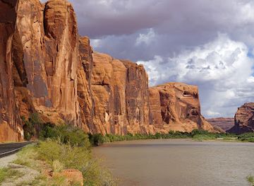 utah/moab/landmark/dead-horse-point-state-park