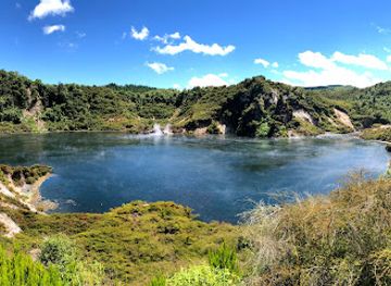 new-zealand/bay-of-plenty/landmark/frying-pan-lake
