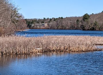 rhode-island/trustom-pond-national-wildlife-refuge/landmark/audubon-powder-mill-ledges-wildlife-refuge