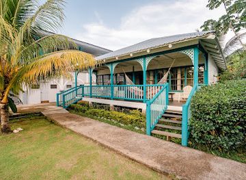 nicaragua/corn-islands/landmark/arenas-beach-hotel