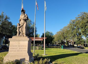 california/southern-california/landmark/madonna-of-the-trail