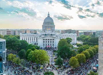 wisconsin/madison/capitol-square/landmark/destination-madison