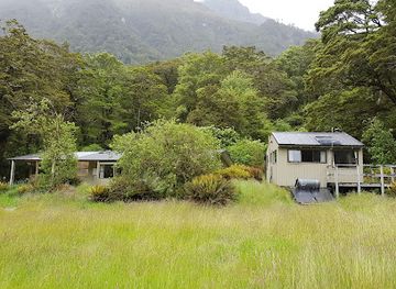 new-zealand/mount-aspiring-national-park/landmark/routeburn-flats-hut