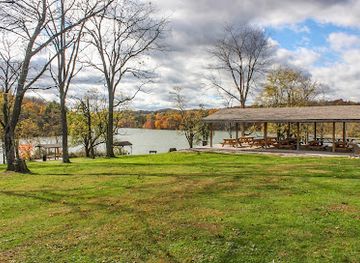 pennsylvania/piedmont/landmark/cross-creek-lake
