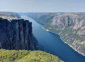 norway/lysefjord/landmark/nesatinden