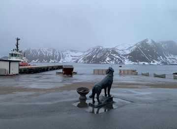 norway/nordkapp/landmark/toke-s-bamse-statue