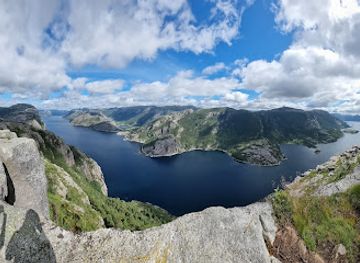 norway/lysefjord/landmark/hatten