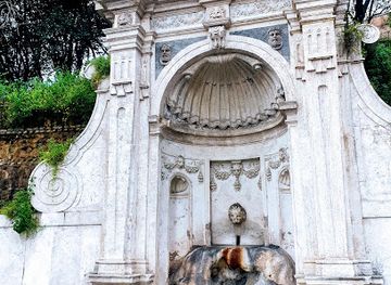 italy/rome/trastevere/landmark/fontana-del-prigione-in-trastevere