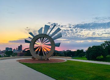 iowa/eastern-iowa/landmark/shattering-silence-memorial