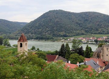 austria/wachau-valley/landmark/durnstein-castle