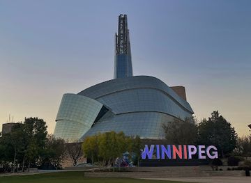 canada/winnipeg/the-forks/landmark/the-forks-historic-port
