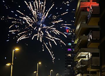 germany/bremen/uberseestadt/landmark/sammelstelle-uferkralle-bremen-uberseepromenade-ubersee-park