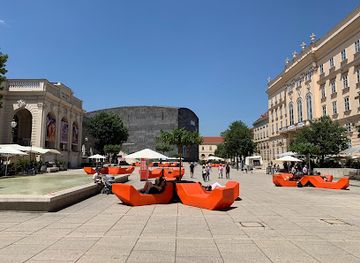 austria/vienna/neubau/landmark/museums-quarter-water-feature