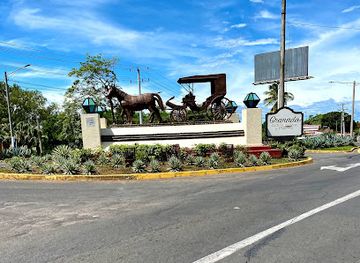 nicaragua/granada-plains/landmark/rotonda-bienvenida-a-granada