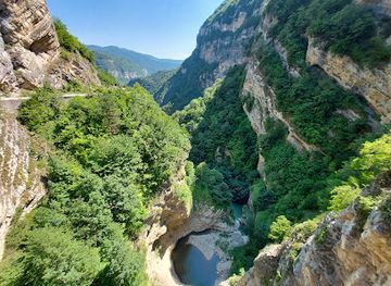 georgia/khevi/landmark/ghvirishi-waterfall
