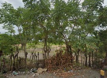 indonesia/west-nusa-tenggara/landmark/laut-angker-wadu-lako